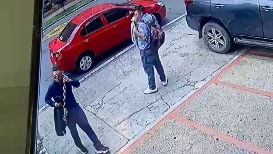 Videógrafa de reconocido artista popular fue robada en un hotel de Bogotá La denunciante afirma que los delincuentes se llevaron su cámara y un soporte, avaluados en al menos 3 millones de pesos.