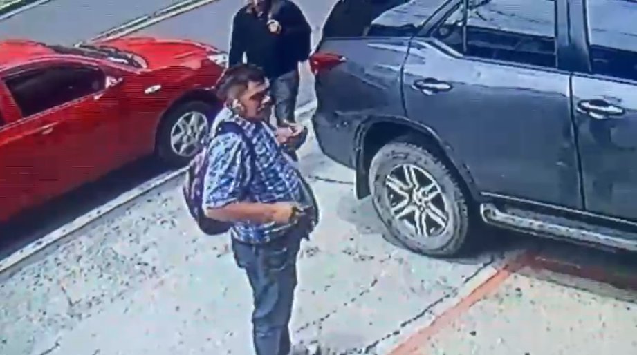 Videógrafa de reconocido artista popular fue robada en un hotel de Bogotá La denunciante afirma que los delincuentes se llevaron su cámara y un soporte, avaluados en al menos 3 millones de pesos.