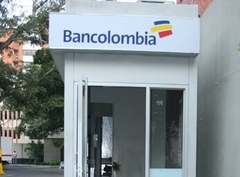 Usuarios de Bancolombia encontraron sus cuentas vacías, ¿Qué pasó? “Bancolombia, mi cuenta amaneció con un saldo de $0. ¿Cómo es esto posible?” o “Amanecí sin 800k menos en mi cuenta de Bancolombia me va a dar un infarto en serio”, son algunos de los mensajes que han circulado en redes sociales durante la mañana de este jueves alertando de graves fallas en la plataforma.