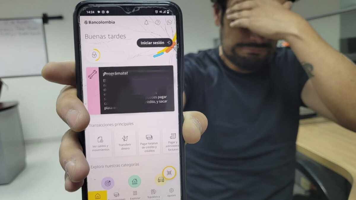 Usuarios de Bancolombia encontraron sus cuentas vacías, ¿Qué pasó? “Bancolombia, mi cuenta amaneció con un saldo de $0. ¿Cómo es esto posible?” o “Amanecí sin 800k menos en mi cuenta de Bancolombia me va a dar un infarto en serio”, son algunos de los mensajes que han circulado en redes sociales durante la mañana de este jueves alertando de graves fallas en la plataforma.