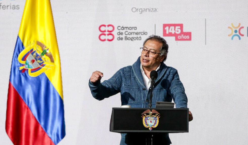 Petro responde a María Corina sobre la postura en la OEA El presidente, Gustavo Petro, aseguró este jueves que es al pueblo venezolano a quien le corresponde tramitar sus problemas internos de cara al escrutinio de los comicios electorales del domingo anterior y no debe ser un gobierno extranjero el que decida quién es el presidente de esa nación.