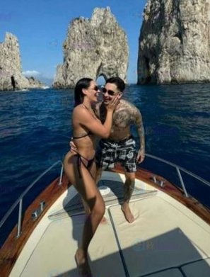 Andrea Valdiri compartió foto en un yate con quien sería su nuevo amor Desde la separación de Andrea Valdiri y Felipe Saruma en noviembre del año pasado, los seguidores de la popular creadora de contenido han estado atentos a cada detalle de su vida. Tras casi un año de matrimonio, ambos tomaron rumbos diferentes y se establecieron en ciudades distintas, dejando claro que su decisión era definitiva.