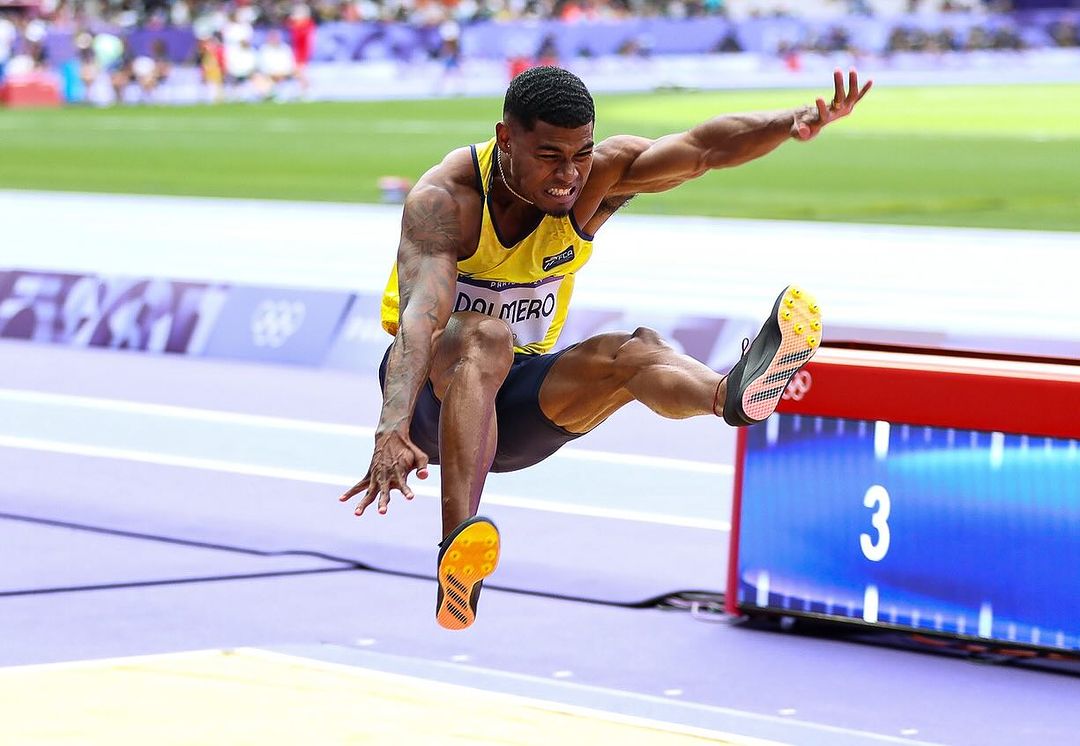 ¡Histórico! Arnovis Dalmero clasificó a la final del salto largo en los Juegos Olímpicos El atleta colombiano Arnovis Dalmero ha hecho historia al asegurar su lugar en la final del salto largo en los Juegos Olímpicos de París 2024.