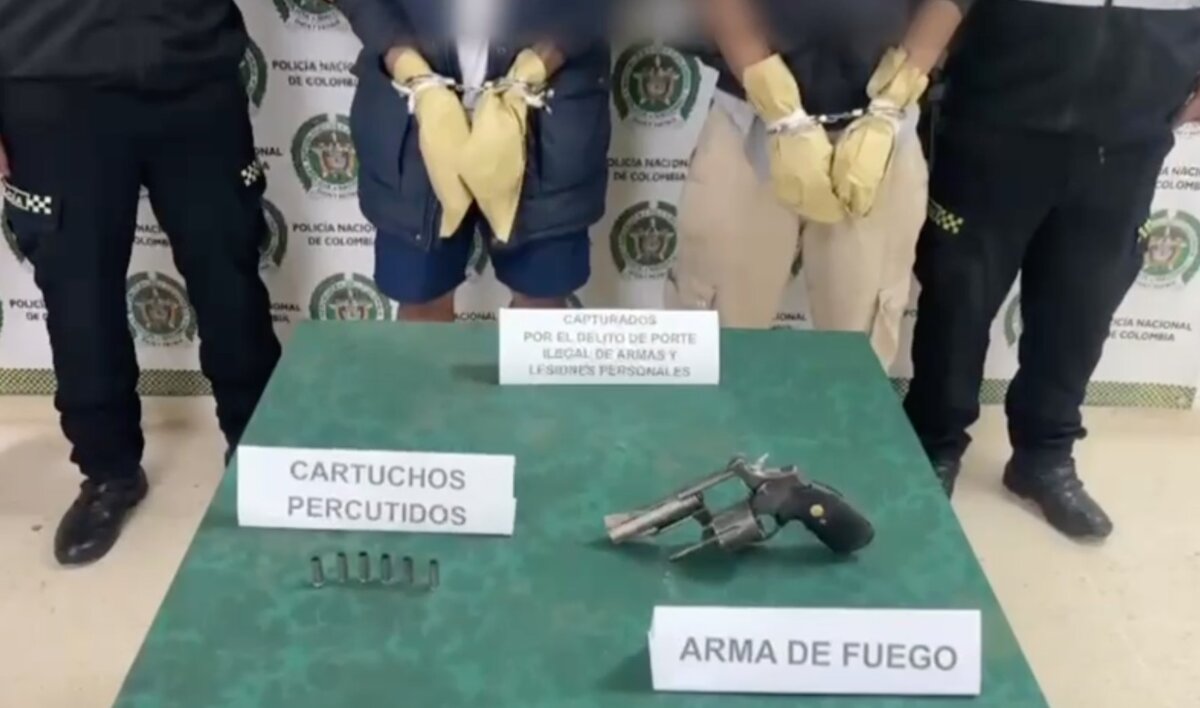 2 sujetos fueron detenidos por intento de homicidio en Cazucá En un terrible hecho de violencia ocurrido ayer en el municipio de Soacha, dos sujetos fueron capturados en flagrancia por atentar contra la vida de un ciudadano.