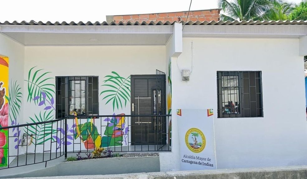 Alcaldía entregó una casa remodelada a Alexy Hernández, la compositora de "Viva Colombia, viva Falcao" Luego de tener la oportunidad de conocer a Radamel Falcao, Alexy Hernández ha recibido una remodelación completa de su casa, que antes se encontraba en pésimas condiciones.