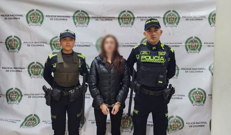 Capturan a mujer que habría acabado con la vida de su expareja en Los Mártires Según las autoridades, al parecer, la mujer habría involucrado a su hija menor de edad en el crimen del hombre.