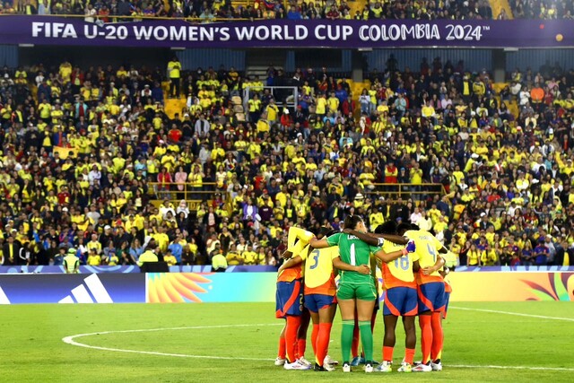 Colombia llega a octavos en el Mundial Femenino Sub-20 Con esta victoria, Colombia se consolidó en el primer lugar del Grupo A con seis puntos, seguida por México, mientras que Camerún y Australia ocupan las últimas posiciones.