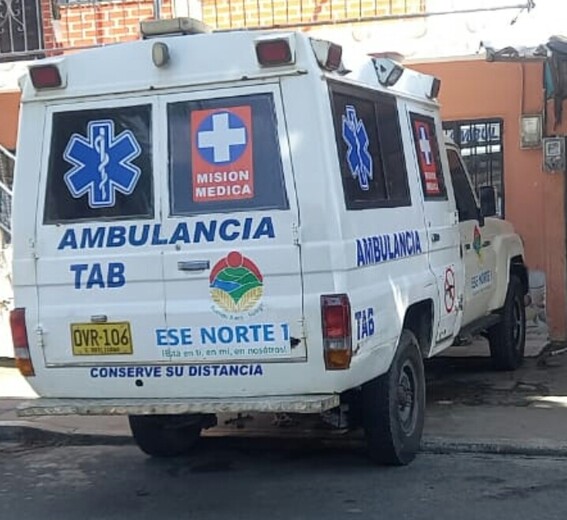 "Estaré recordándote": doloroso relato de la tía del joven que se quemó junto a su pareja en Santa Marta Una pareja de bogotanos que viajó a Santa Marta sufrió graves que maduras por cuenta de un accidente en el apartamento en el que se hospedaban. Aunque el joven falleció en la noche del jueves, la mujer aún se recupera de las heridas.