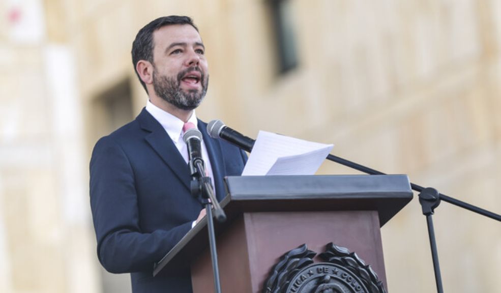 Galán pide al Gobierno dialogar con camioneros por paro en Bogotá Debido al paro camionero, no solo se han presentado afectaciones viales, también hay retrasos en la recolección de basuras de Bogotá.