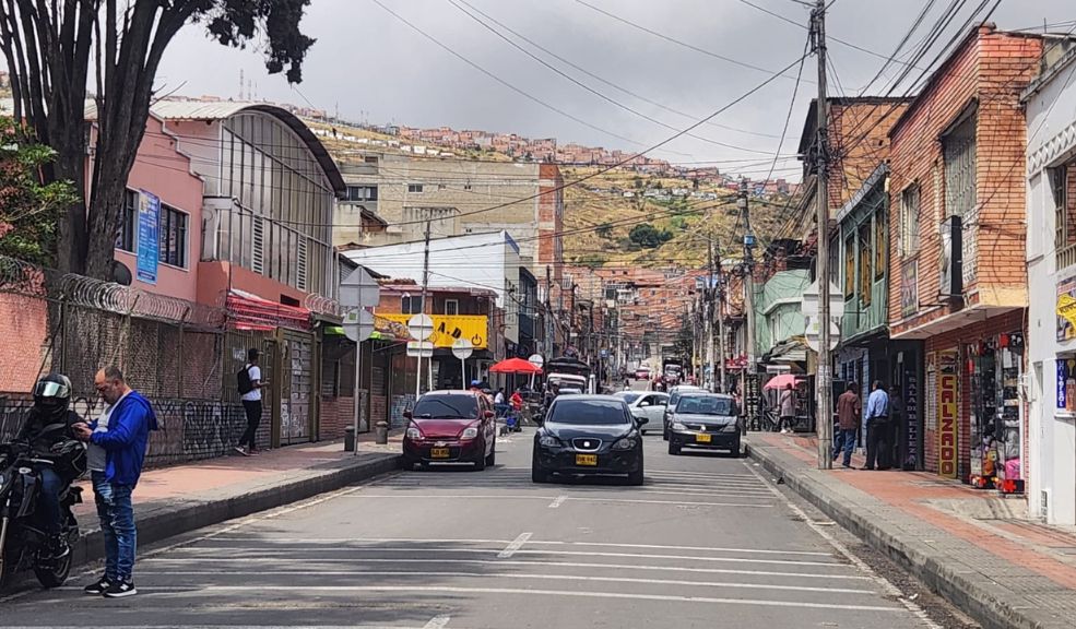 Hombre fue asesinado frente a una parroquia en el Perdomo Primeras versiones indican que la víctima fatal se encontraba frente a una parroquia del barrio Perdomo, cuando fue sorprendida por unos sicarios que la atacaron sin piedad.