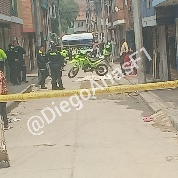 ÚLTIMA HORA: Sicarios asesinaron a 2 personas en pagadiario de Kennedy En medio del ataque sicarial dos personas fueron asesinadas y una tercera resultó lesionada. Esto es lo que se sabe.