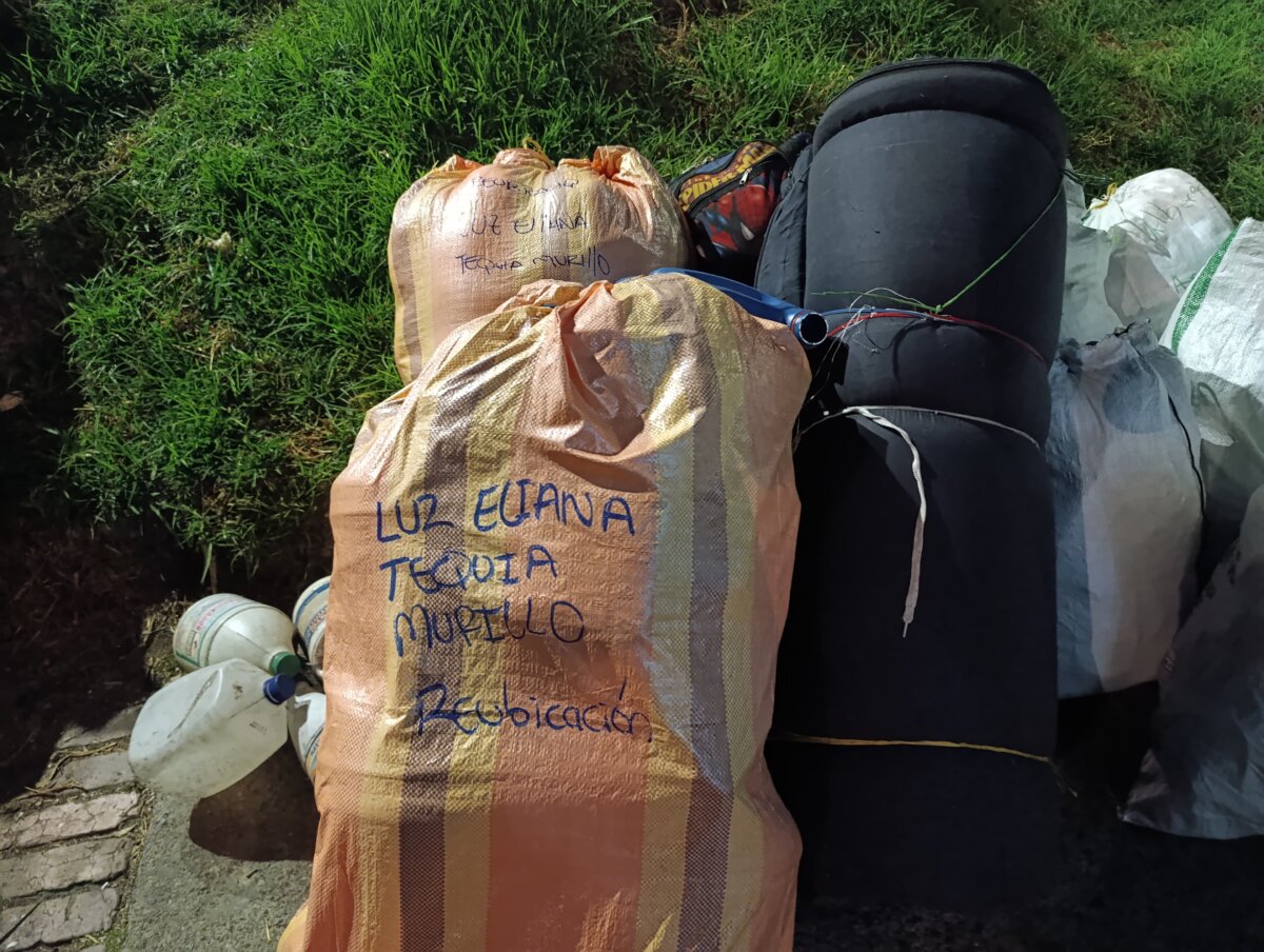 Así avanza el retorno de las familias Emberá asentadas en el Parque Nacional El retorno de las familias Emberá continuará durante el transcurso del día y se espera que la salida del Parque Nacional ocurra al finalizar la tarde, con el fin de que las familias lleguen a Pueblo Rico en la mañana del lunes, 9 de septiembre.