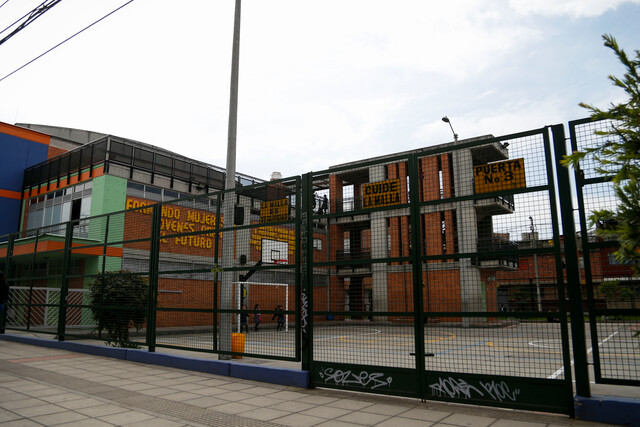 Ya están abiertas las inscripciones 2025 para colegios distritales en Bogotá La Secretaría de Educación del Distrito ha anunciado la apertura de inscripciones para el año lectivo 2025 en los colegios oficiales de Bogotá. El proceso, que es totalmente gratuito y se realiza en línea, estará disponible hasta el 4 de octubre.