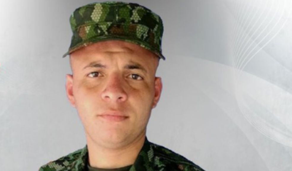 Un soldado muerto y cinco heridos deja nuevo ataque del ELN El soldado profesional Carlos Solano Miranda fue asesinado durante el ataque, mientras que los cinco militares heridos fueron evacuados de emergencia hacia la ciudad de Cúcuta, donde reciben atención médica especializada.