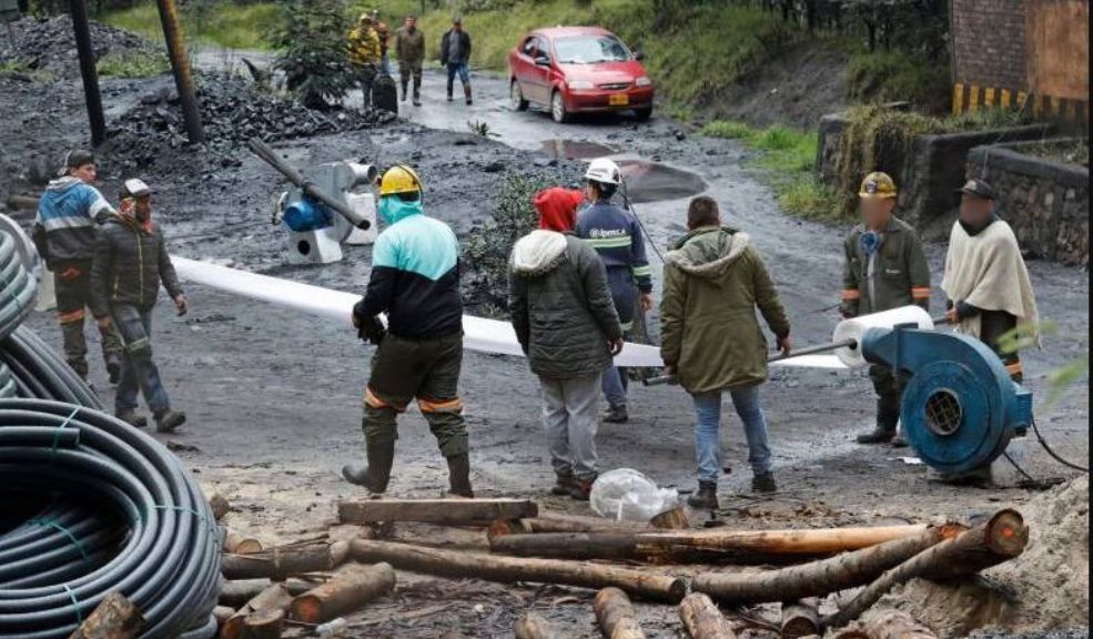 Así fueron los trágicos accidentes en los que 3 mineros perdieron la vida Esta semana se presentaron tres accidentes en minas de Cundinamarca, en los que se cobró la vida de tres mineros. Ambos sucesos se registraron en menos de 12 horas en dos municipios diferentes.