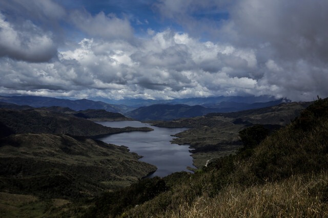 Gobierno y Distrito anuncian mesas de trabajo por situación de agua de Bogotá Además, aseguró que entre las medidas que se estudian es el uso eficiente de agua en la región, como la reutilización de aguas lluvias y de la planta de salirte para usos no potables, y ampliar la captación para agua en el Norte.