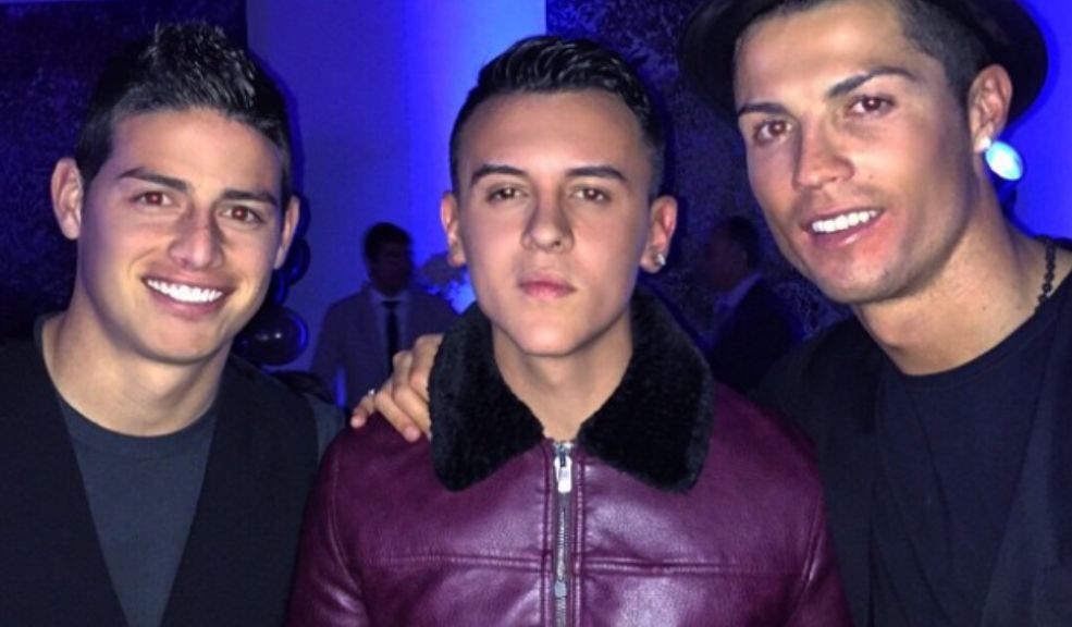 EN VIDEO: Kevin Roldán contó cuánto le pagó Cristiano Ronaldo por cantar en su cumpleaños El artista colombiano Kevin Roldán cantó en una fiesta privada del futbolista Cristiano Ronaldo.