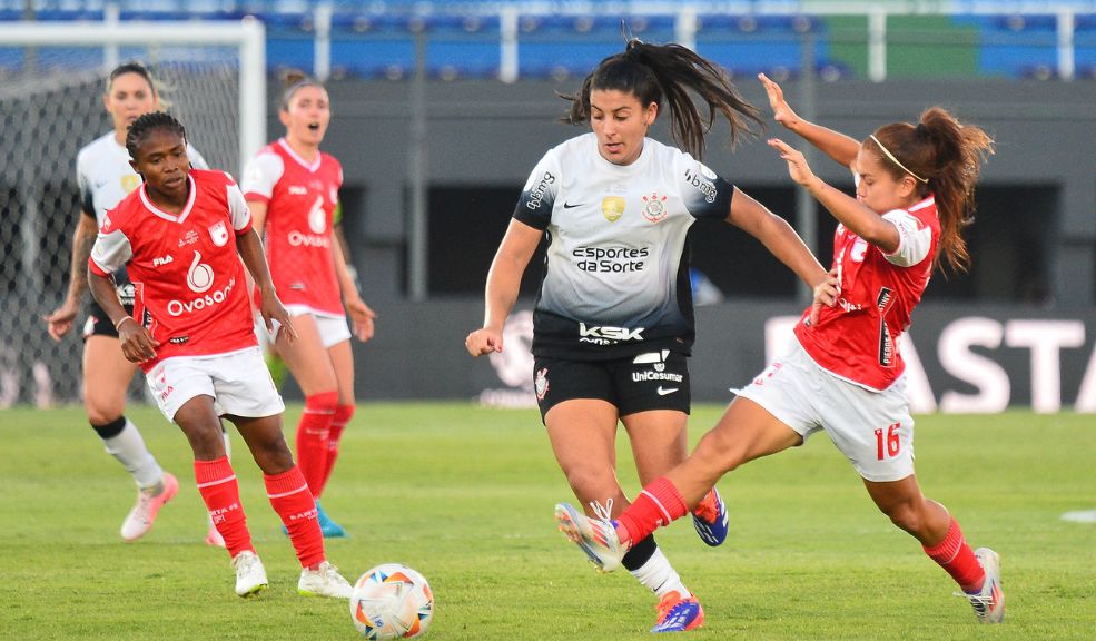 Santa Fe cayó 2-0 frente a Corinthians en la Final de la Copa Libertadores Corinthians de Brasil derrotó 2-0 a Independiente Santa Fe este sábado en Asunción y se coronó campeón por quinta vez de la Copa Libertadores Femenina.