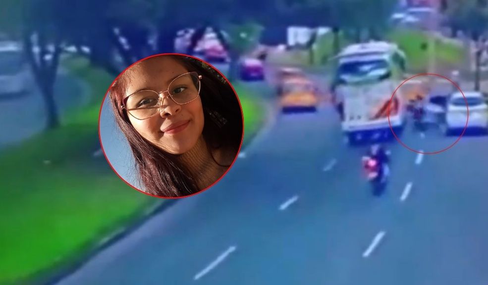 Familia pide respuestas en trágico accidente que cobró la vida de Erika La joven de 20 años perdió la vida luego de que pasara junto a una camioneta de la que, de manera inesperada, el conductor abrió la puerta y terminó golpeado a la joven, haciéndola caer al aslfato; segundos después fue arrollada por un bus que pasaba por la avenida, y perdió la vida de manera fulminante.