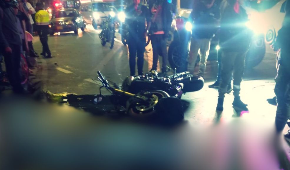 Motociclista perdió la vida en la Autopista Sur La noche de este martes, un motociclista perdió la vida en un accidente que involucró a un vehículo particular.