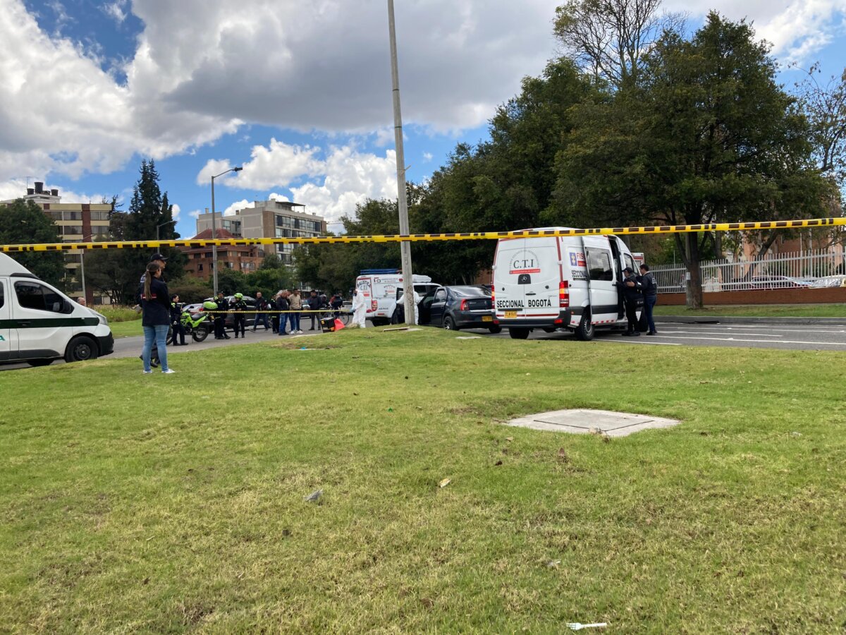 Esta es la identidad del hombre que murió en ataque sicarial en Teusaquillo Dos sujetos que se movilizaban en moto frente al Complejo Acuático de Bogotá, acabaron con la vida de un hombre en la mañana de este 1 de octubre.