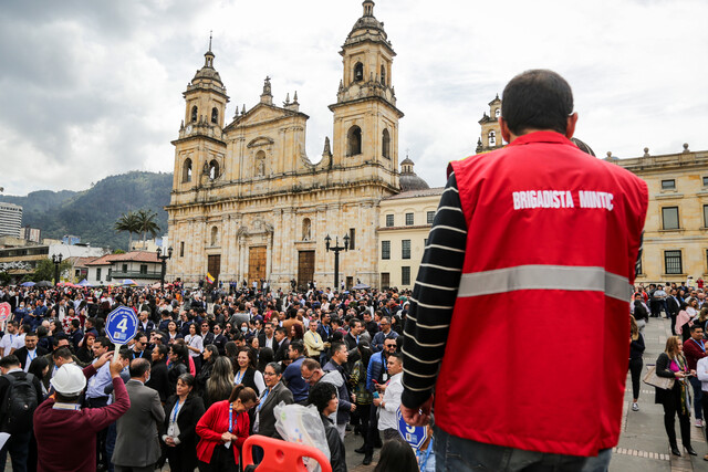 Esto es todo lo que debe saber del Simulacro Distrital de Preparación Este simulacro, que celebra 16 años desde su creación en el 2008 (Acuerdo 341), es una iniciativa de la Administración Distrital para fortalecer la preparación de la ciudadanía frente a situaciones de riesgo. Cada año, miles de bogotanos se suman a esta actividad que tiene como objetivo garantizar una reacción rápida y coordinada en caso de desastres.