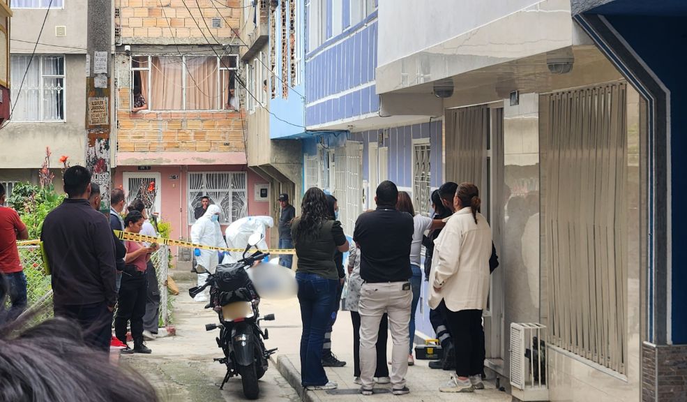 Juan Carlos fue asesinado cerca de una barbería en Rafael Uribe Pocos minutos después de cortarse el cabello, Juan Carlos fue abordado por un sujeto que le propinó 3 disparos. Los hechos ocurrieron en la localidad de Rafael Uribe.