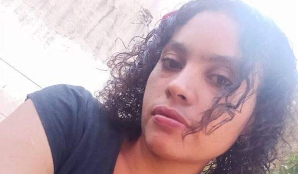 Mujer fue asesinada y desmembrada: su hijo de 7 años está desaparecido A Leidy Rendón la asesinaron y desmembraron en un basurero. Las autoridades buscan al menor, de 7 años, que estaba con la joven cuando desapareció.