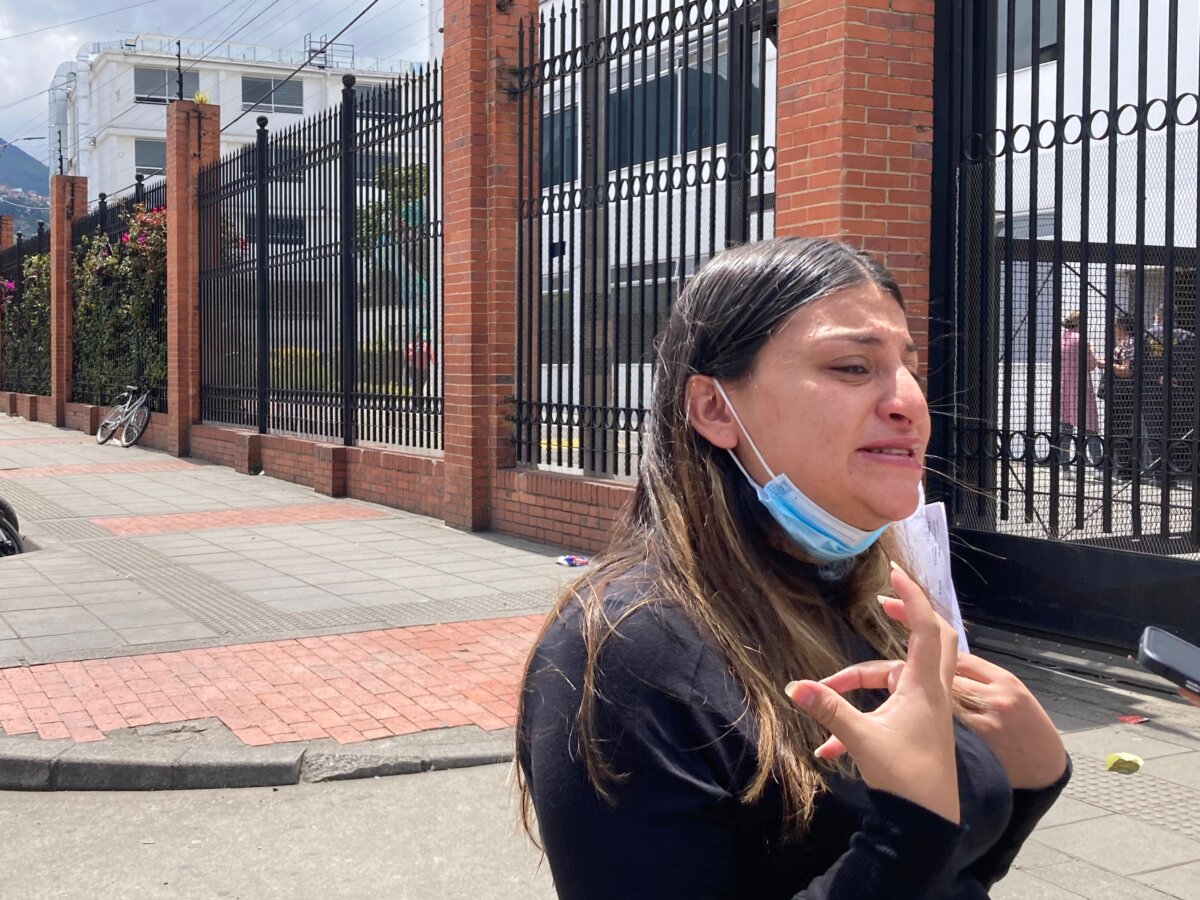 Niño de 11 años sufrió graves quemaduras en su cara durante procedimiento médico en Bogotá Karen Arévalo está viviendo una pesadilla luego que su hijo de 11 años resultara con quemaduras en su rostro, en medio de un procedimiento, en la Fundación Hospital Pediátrico la Misericordia (Homi).