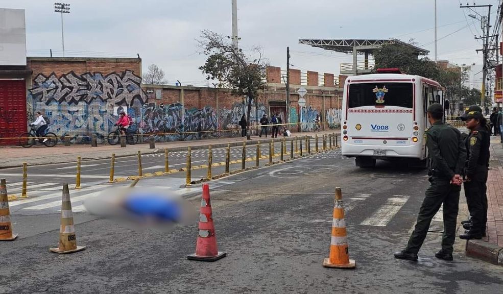 Nuevos detalles sobre muerte de ciclista en accidente de tránsito en Soacha "El muchacho estaba bien vestido, parecía que iba a trabajar. Nos dio mucha tristeza verlo": así relataron algunos testigos el estado en el que se encontraba el joven ciclista luego de ser arrollado por un bus.