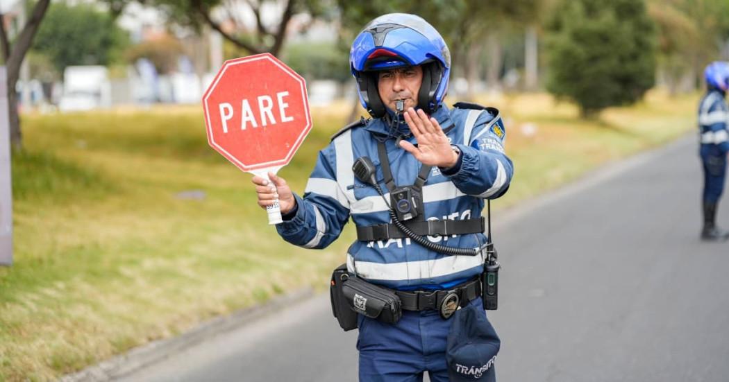 Así funcionará el pico y placa este sábado en Bogotá y el plan éxodo Le contamos cómo funcionará el pico y placa este sábado, además de los 9 corredores en los que regirá la misma restricción el lunes festivo, 11 de noviembre.