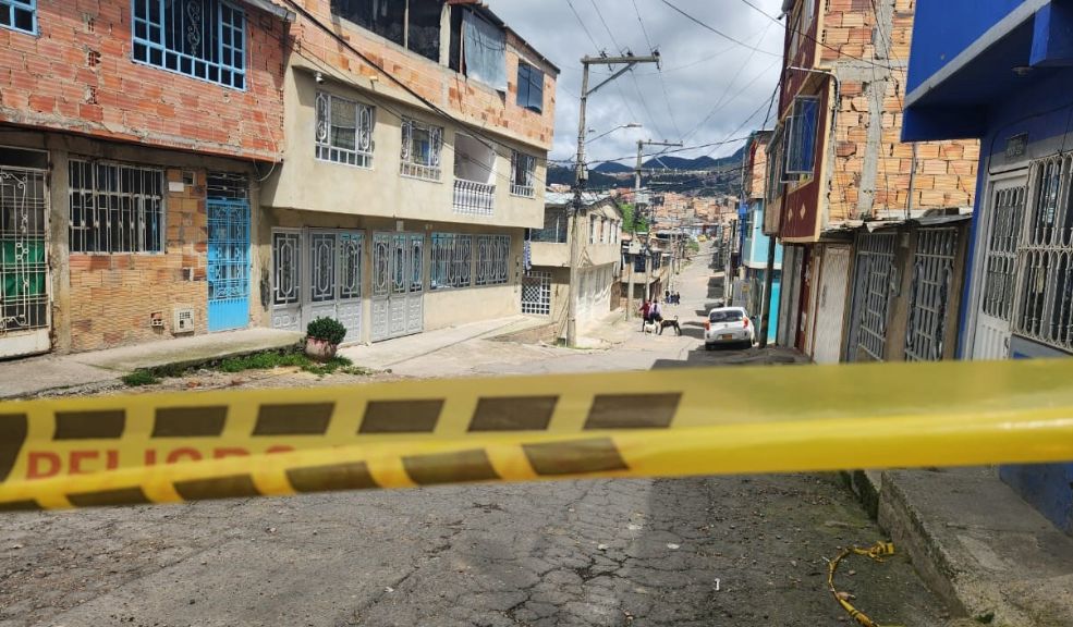 Él era Sergio, el subintendente de la Policía que fue asesinado en un local de Usme Un tranquilo bar situado en las montañas del barrio El Brillante, en Usme, se convirtió en el escenario de un crimen atroz. En la madrugada del domingo, un hombre le arrebató la vida al subintendente Sergio Giovanny Rodríguez Basto con un disparo por la espalda.