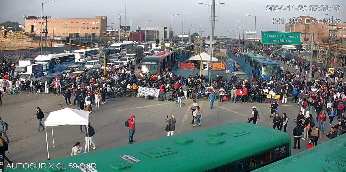 EN VIVO: Movilidad en Bogotá este 20 de noviembre; lluvias e inundaciones afectan estas vías Conozca cómo avanza la movilidad en Bogotá este miércoles 20 de noviembre, además del estado de las vías debido a las lluvias y los encharcamientos.