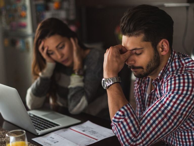 Estas son las claves financieras para gestionar y salir rápido de deudas La gestión adecuada de las deudas personales es una habilidad crucial para mantener una estabilidad financiera a largo plazo.