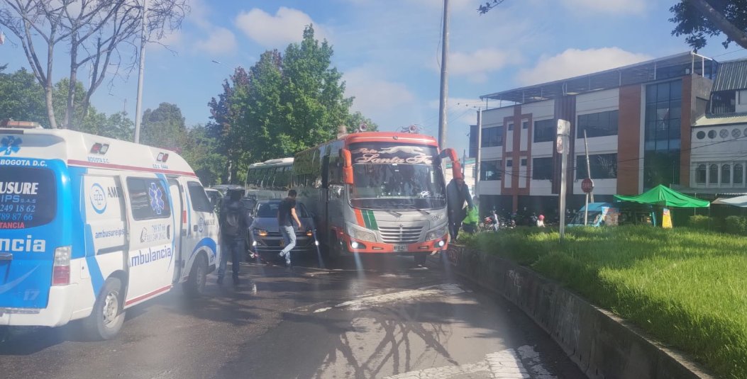 EN VIVO: Movilidad en Bogotá este 15 de noviembre; inicia cierre en carril de la AutoNorte Conozca cómo avanza la movilidad en Bogotá este viernes 15 de noviembre, además del estado de las vías y algunas complicaciones por condiciones climáticas adversas debido a las lluvias y los encharcamientos.