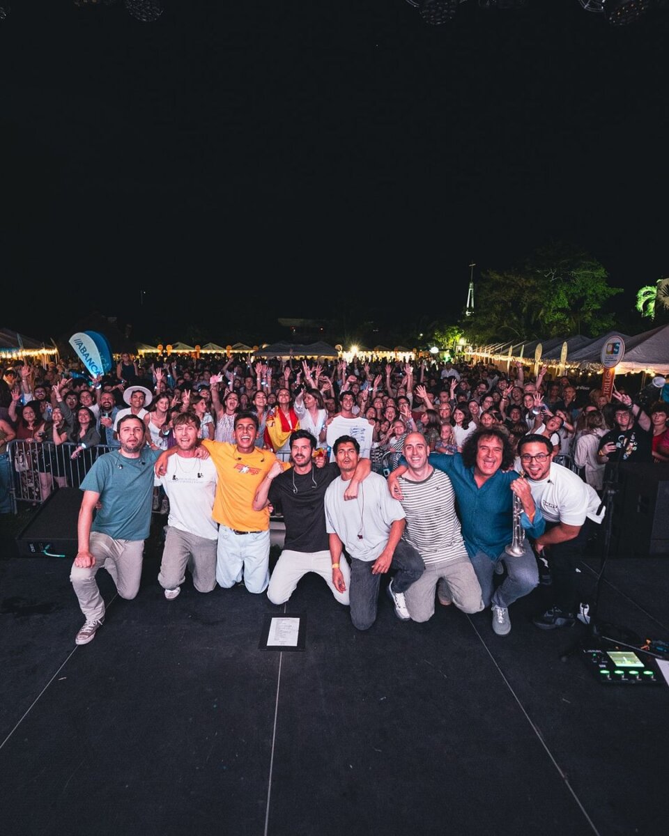 Taburete llega a Bogotá: una noche de música y pasión La banda española Taburete llega a Colombia para una parada más de su exitoso 'Tour Latam 2024', una gira que ha cautivado a miles de seguidores desde México hasta Sudamérica.