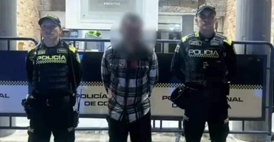 Necropsia de hermanos asesinados en Engativá revela monstruosos detalles del crimen Medicina Legal reveló detalles de la necropsia de los dos niños, de 4 y 7 años, que fueron asesinados, al parecer, por su padre dentro de una vivienda en Engativá.