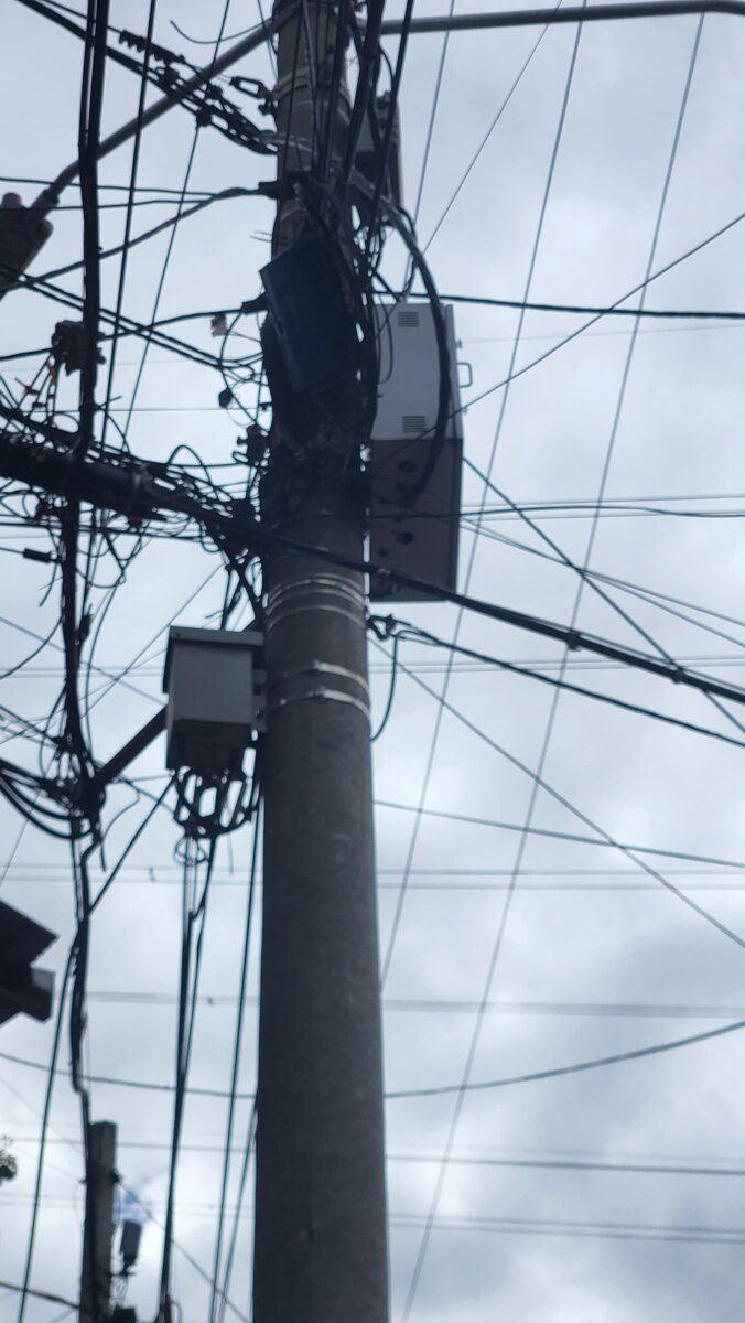 Robo de cables: un dolor de cabeza para los bogotanos Los habitantes se están quedando sin internet y telefonía debido a los constantes robos de cableado en diferentes localidades de Bogotá. Una de las más afectadas es Ciudad Bolívar.