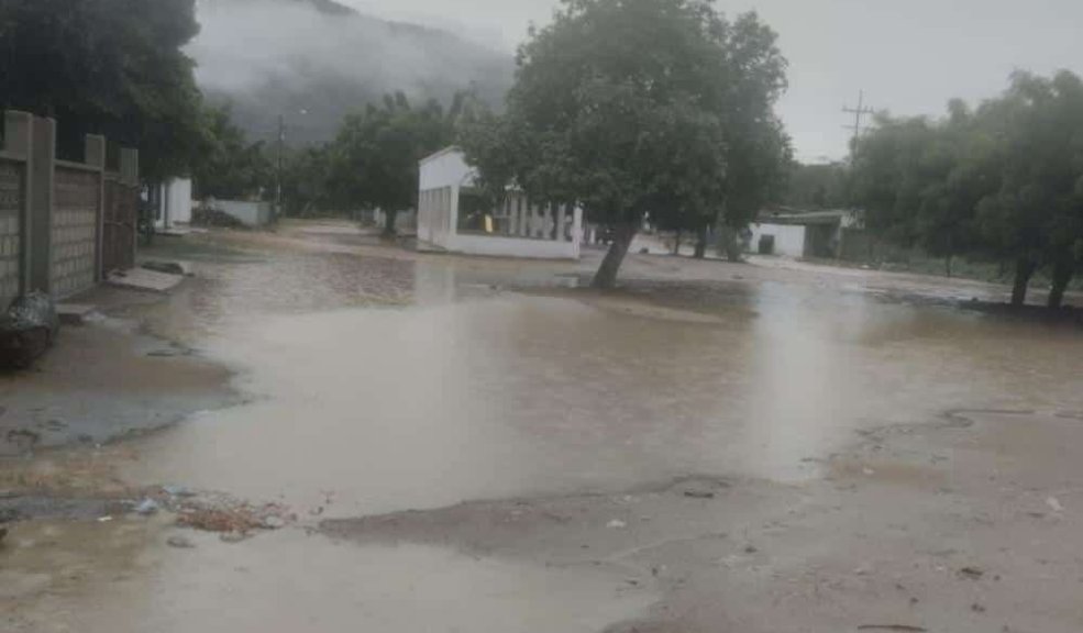 Este es el balance de la tormenta tropical 'Rafael' en Colombia La tormenta tropical 'Rafael' se aleja del territorio colombiano, dirigiéndose hacia Jamaica y Cuba, a pesar de ello se mantienen las alertas en la región Caribe, por lo que las autoridades continúan monitoreando.