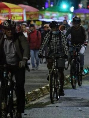 Ciclovía nocturna, rutas navideñas y planes gratuitos que llegan a Bogotá este diciembre La ciclovía nocturna es solo una de las más de 300 actividades programadas para la temporada navideña en Bogotá, con eventos culturales y artísticos que se extenderán hasta finales de diciembre.